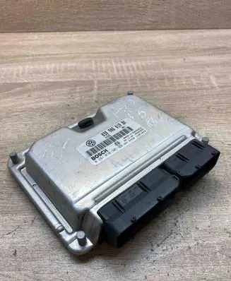 Volkswagen PASSAT B5.5 Engine control unit/module ECU 038906019BK 0281010305