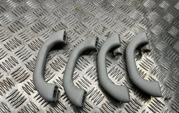 Skoda Octavia Mk2 (1Z) A set of handles for the ceiling 6Y0857607NP 6Y0857607M