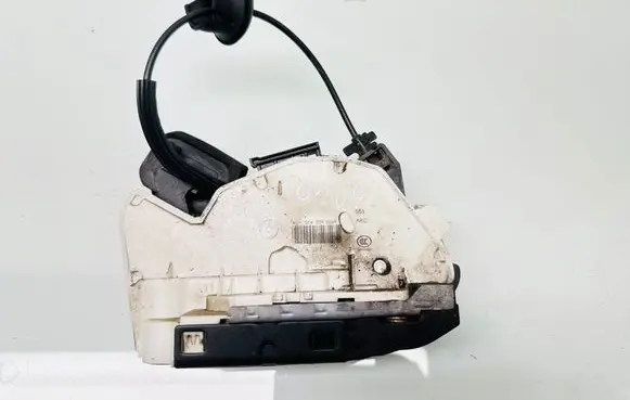 Seat Leon (5F) Rear door lock 5K4839016R