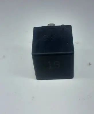 Volkswagen Golf III Other relay 191955531 72WV006