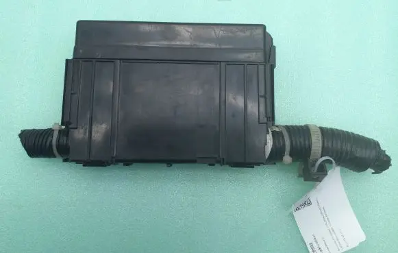 Nissan Pulsar Fuse module 24382EW70B