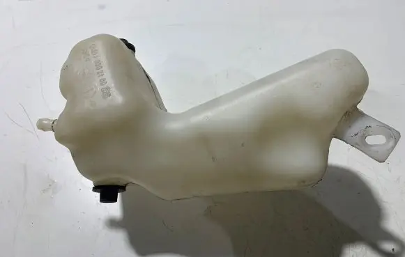 Mercedes-Benz E W211 Windshield washer fluid reservoir/tank 2118602160