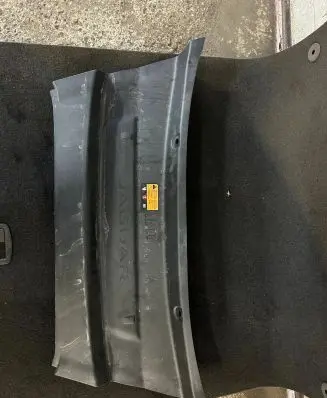 Jaguar I-Pace Other center console (tunnel) element J9D310B812DE