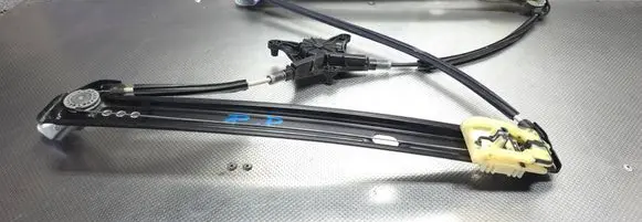 Seat Ateca Front window lifting mechanism without motor 575837462A