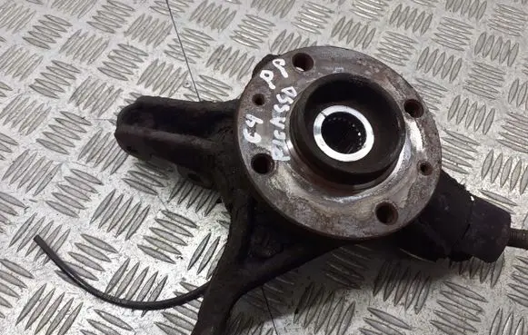 Citroen C4 I Picasso Front wheel hub spindle knuckle