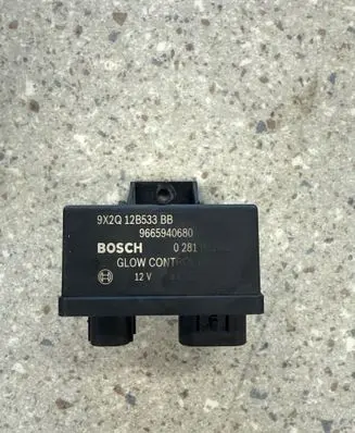 Land Rover Range Rover Sport L320 Glow plug pre-heat relay 9665940680 0281003048