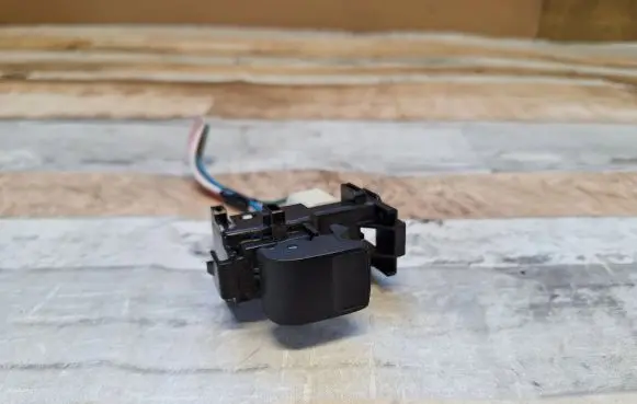 Toyota Yaris Electric window control switch