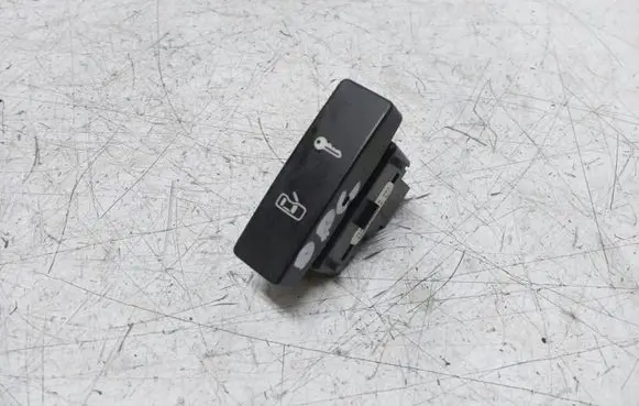 Volkswagen Touareg I Central locking switch button 7L6962125