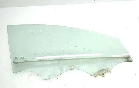 KIA Ceed Front door window glass four-door