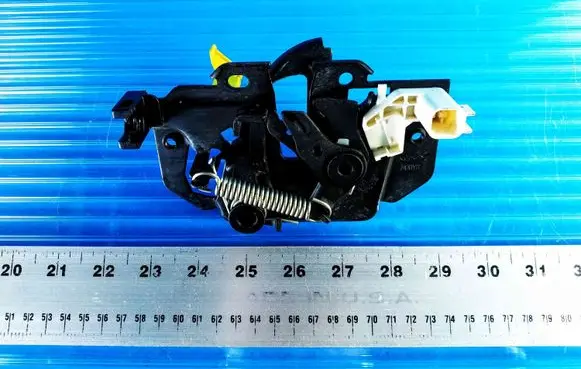 Ford Fiesta Engine bonnet/hood lock/catch C1BA16700CE