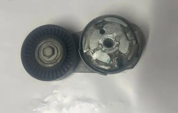 Dodge Challenger Generator/alternator belt tensioner 15909