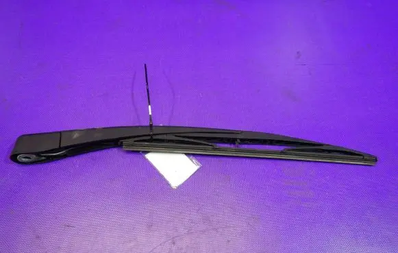 Mazda 3 I Rear wiper blade arm
