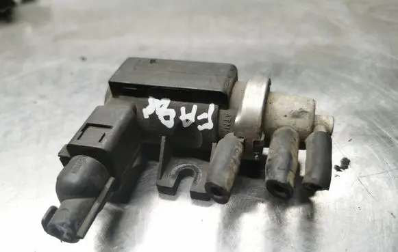 Skoda Fabia Mk2 (5J) Turbo solenoid valve 1J090562ZB