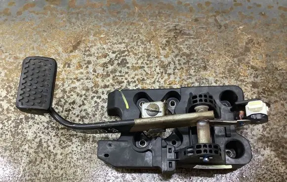 Chevrolet Bolt Brake pedal 42525616 1GA0721555 NOE01