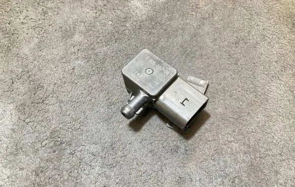 BMW 3 E92 E93 Exhaust gas pressure sensor 7805152 4N14 1180
