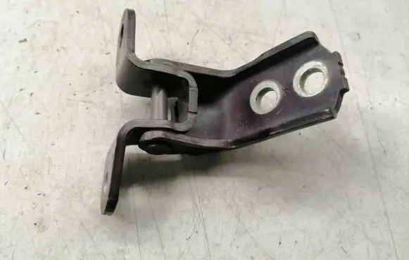 Toyota Verso Front door upper hinge 6872002060