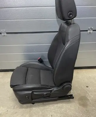 Opel Insignia B Front driver seat 84369807