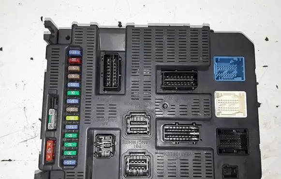 Peugeot 308 Comfort/convenience module 9663798180 2531348080108