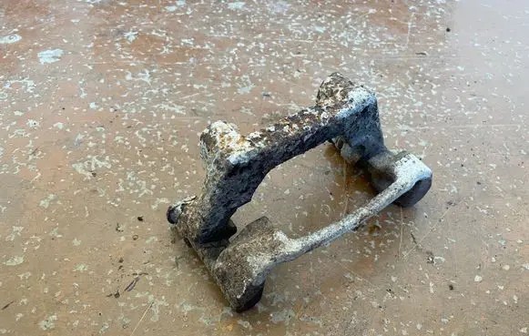 Ford Mondeo Mk III Front Brake Caliper Pad/Carrier 