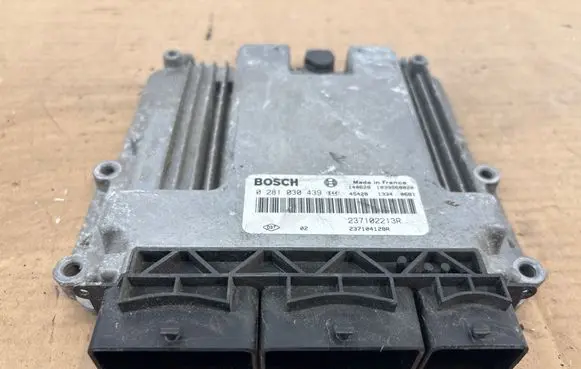 Renault Clio IV Engine control unit/module 237104128R 0281030439 237102213R