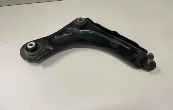 Renault Megane III Front lower control arm/wishbone 545009207R