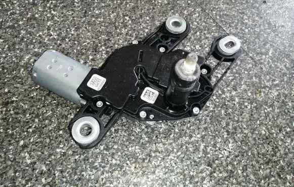 Volkswagen Golf VII Rear window wiper motor 5G0955711