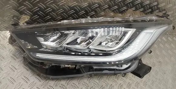 Toyota Yaris XP210 Headlight/headlamp