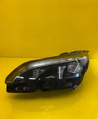 Peugeot 3008 II Headlight/headlamp 89911450