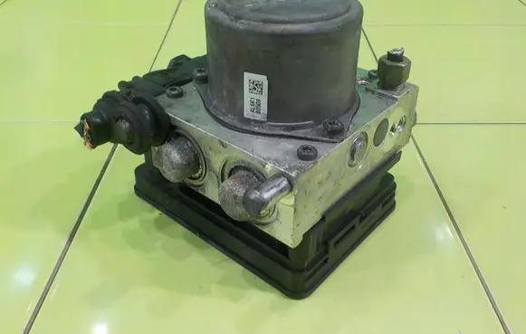 Opel Insignia A ABS Pump 23321781