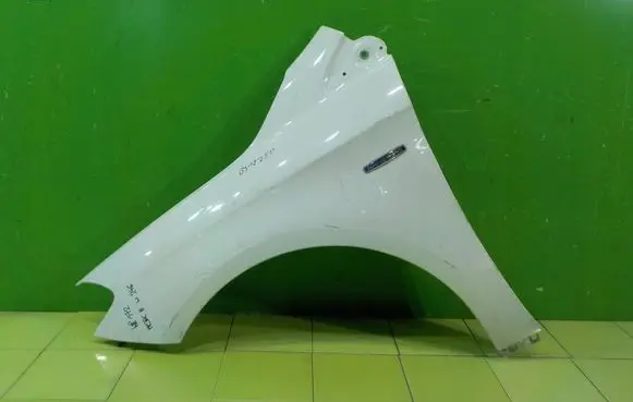Mercedes-Benz B W246 W242 Fender PRZOD LEWY