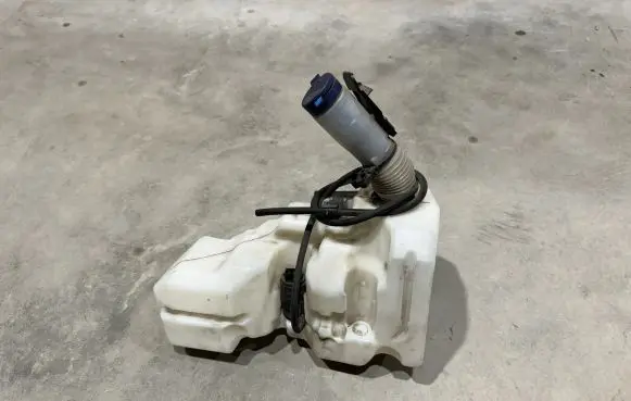 Fiat Ducato Windshield washer fluid reservoir/tank 1374394080 PA6A81552 028321115