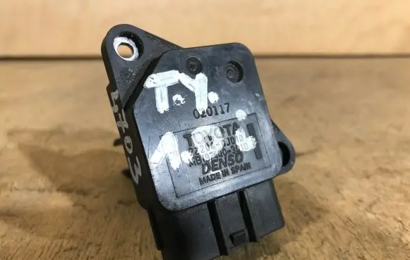 Toyota Yaris Mass air flow meter 222040J010 MB1974003010 1974003010