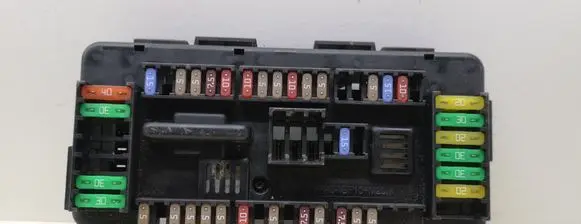 BMW 4 F36 Gran coupe Fuse module 9389068