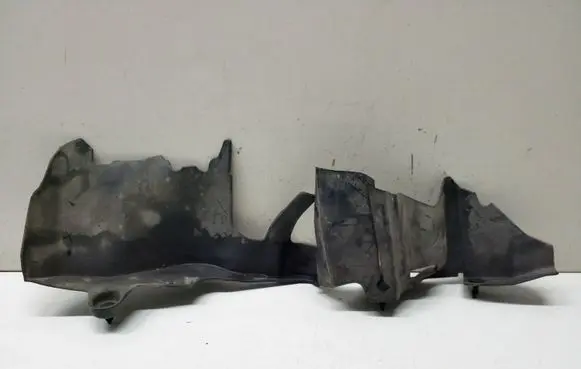 Chrysler Town u0026 Country V Intercooler air guide/duct channel 55111465AA