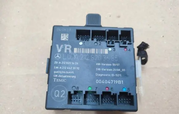 Mercedes-Benz C W204 Door control unit/module A2128203685