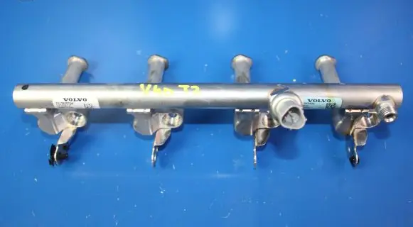 Volvo V40 Fuel main line pipe 31303876