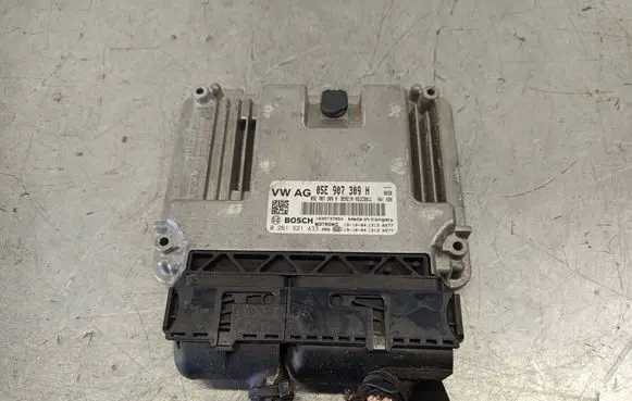 Volkswagen Golf VII Engine control unit/module 05E907309H 0261S21433