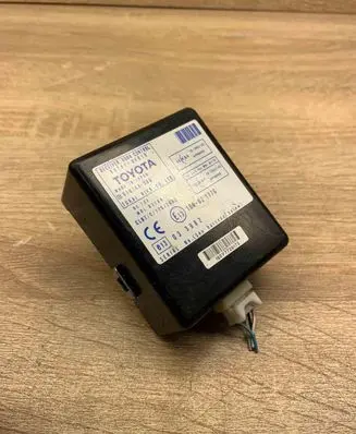 Toyota Corolla Verso AR10 Door control unit/module 897410F010