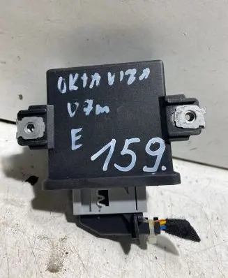 Skoda Octavia Mk2 (1Z) Light module LCM 1T0907357 5LA00837960 H04S0003