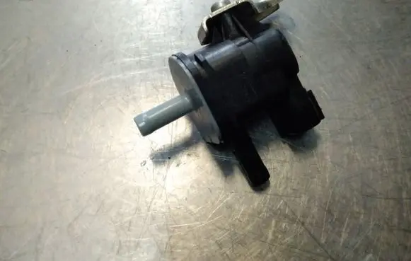 Toyota Prius (XW30) Turbo solenoid valve 9091012276 1362007010