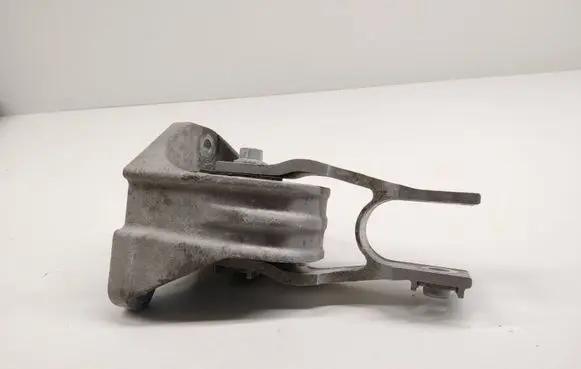 Volvo V60 Engine mount bracket 326H06C 26025