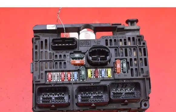 Peugeot Expert Fuse box set 9661682880
