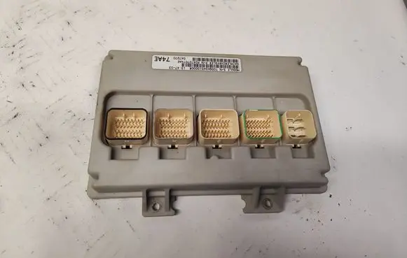 Chrysler Voyager Comfort/convenience module P04727074AE