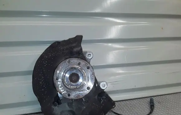 BMW 5 E60 E61 Front wheel hub spindle knuckle