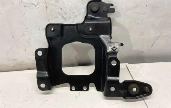 Volvo V40 Air filter cleaner box bracket assembly 31420307