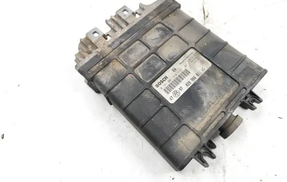 Volkswagen Golf III Engine control unit/module 028906021AG 0281001310