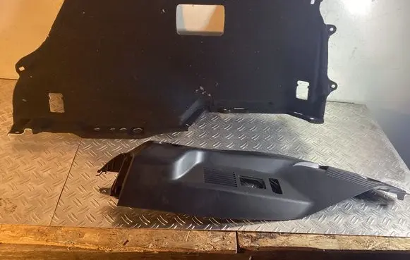 Lexus RX 450H Trunk/boot lower side trim panel 6473048150C1