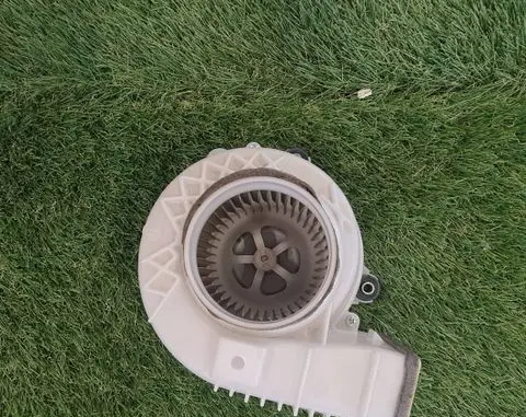 Lexus ES 300h (6th Gen) Hybrid/electric vehicle battery fan 