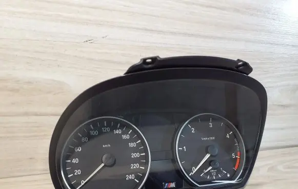 BMW 1 E81 E87 Speedometer (instrument cluster) 1041568