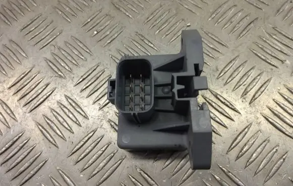 Ford Kuga II Fuel pump relay FG1A-7H417-MA